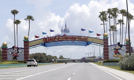 Walt Disney announced an additional layoff of 4,000 employees by end of March 2021, in addition to the 28,000 employees who began receiving separation notices in October 2020.