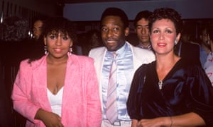 Kely (izquierda) en 1985 con Pelé y Regina Dante en un estreno en Nueva York