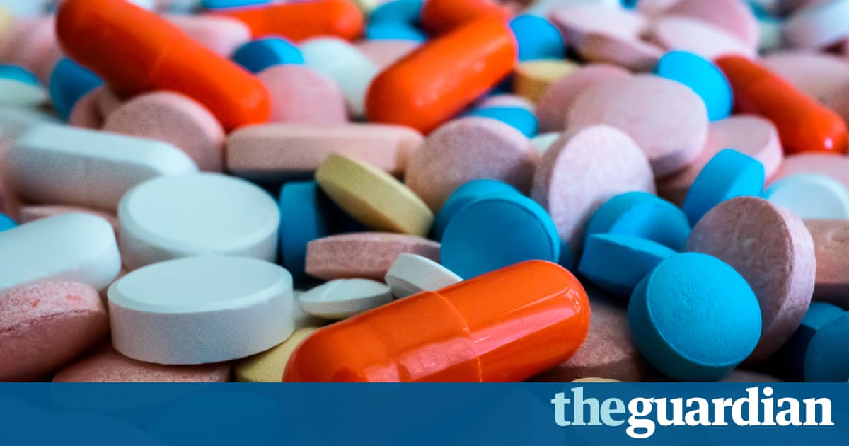 Antibiotic resistance could spell end of modern medicine, says chief medic 14