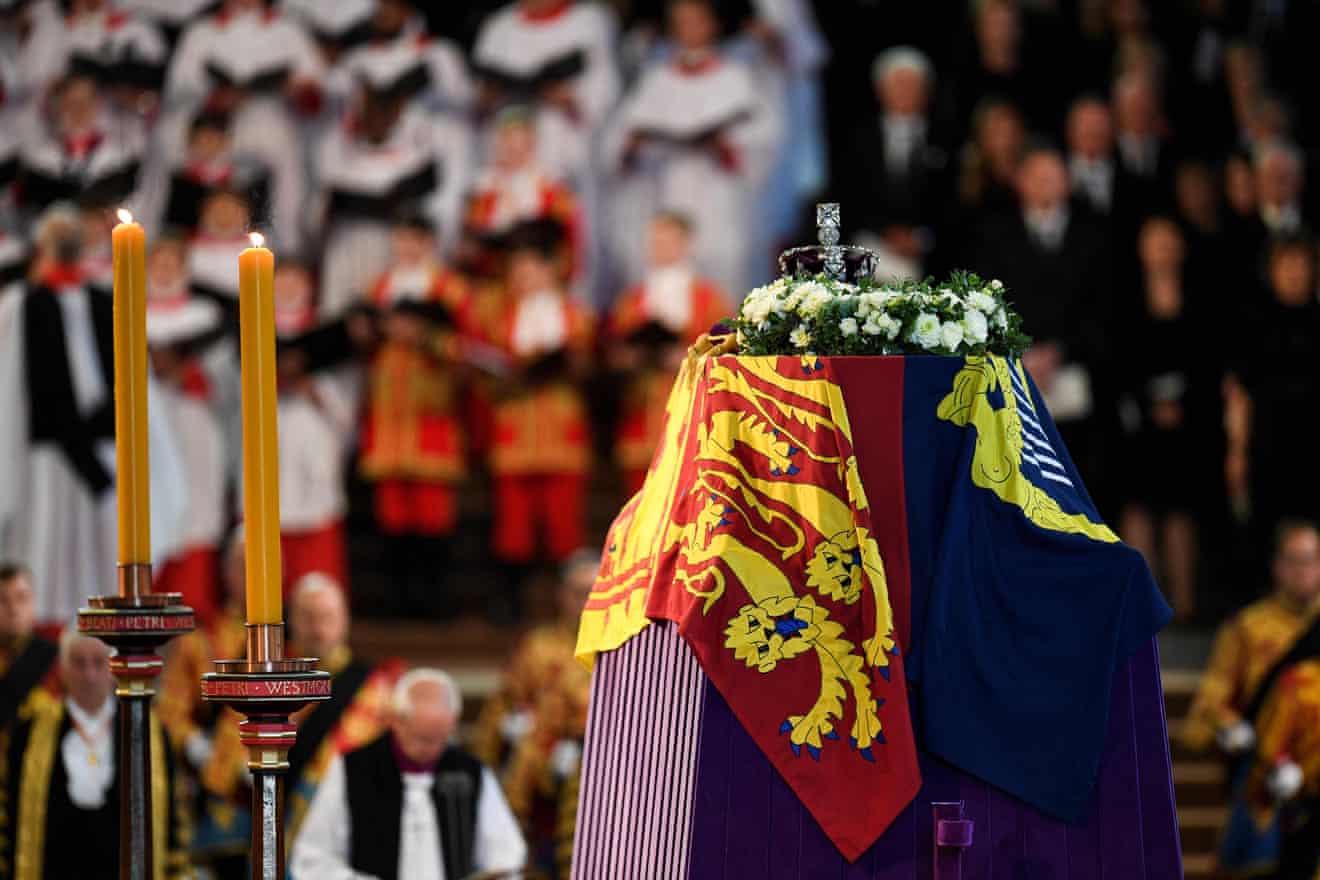 Sicriul se află în interiorul Westminster Hall.