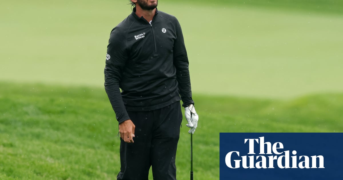 Former world No 5 Max Homa carries own bag at US Open qualifier after split from caddie