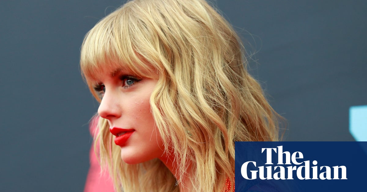 Taylor Swift returns to US court after appeal over copyright lawsuit