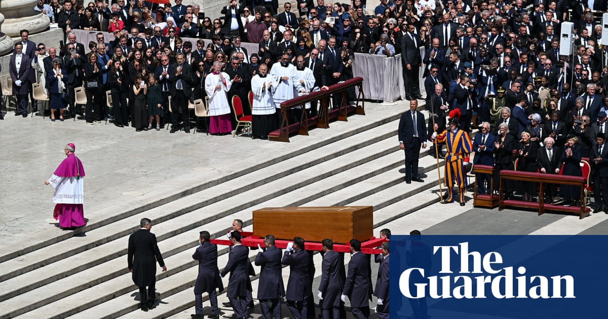 Pilgrims and the powerful come together for Pope Francis's funeral
