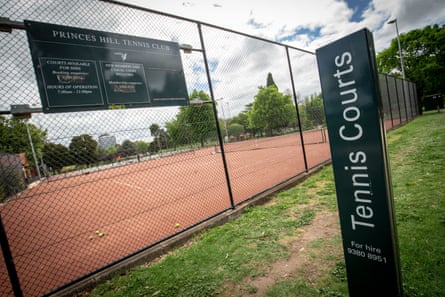 Outdoor sport settings such as tennis courts will be reopened as of 19 October.