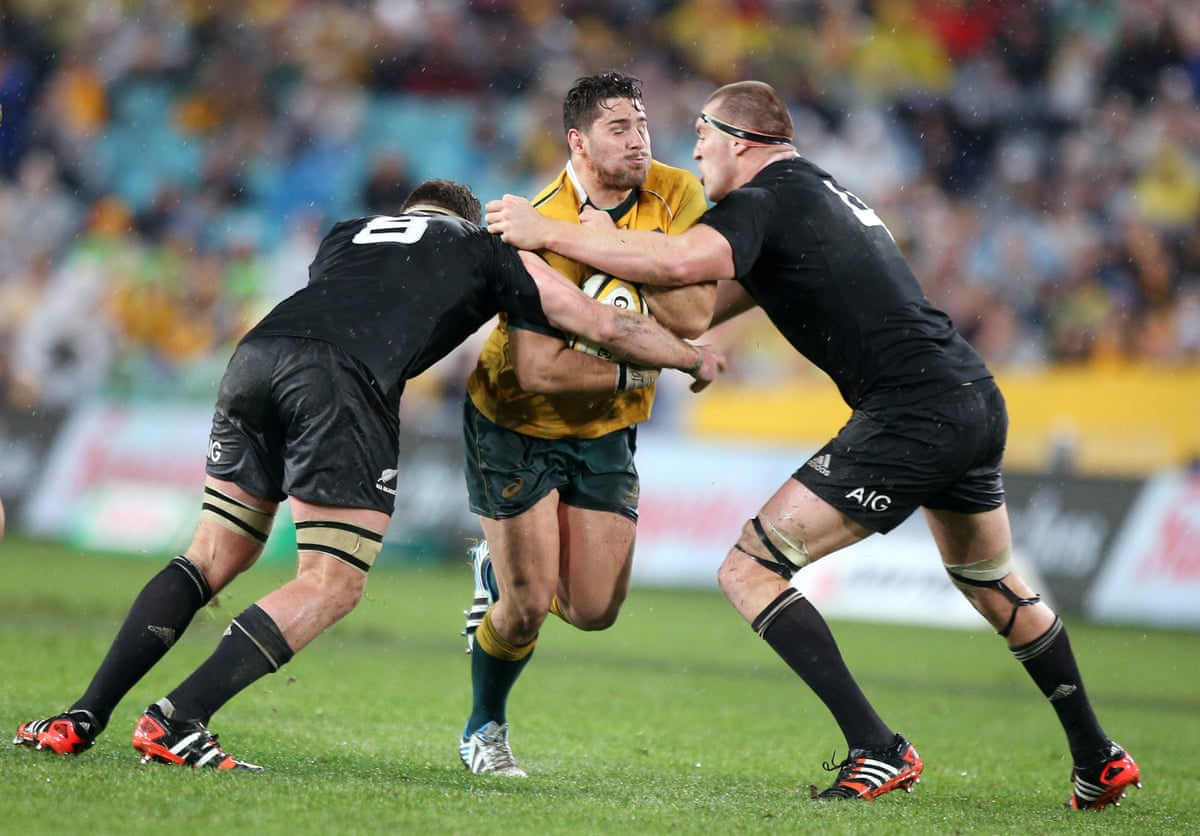 Australia’s Nathan Charles, centre