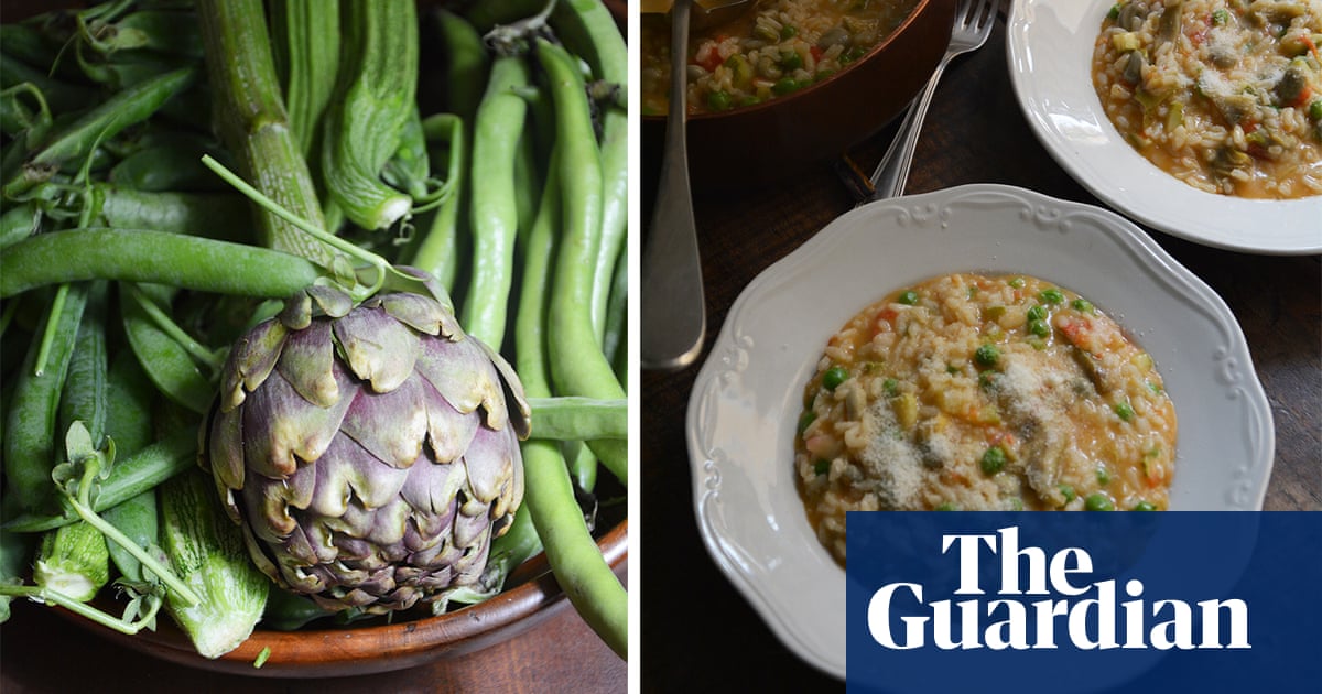 Rachel Roddy’s favourite low-stir vegetable risotto recipe