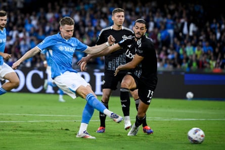 Scott McTominay opens the scoring for Napoli against Como.