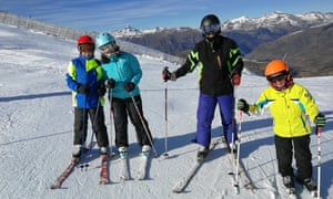Olga Pratginestos and family skiing in Boí