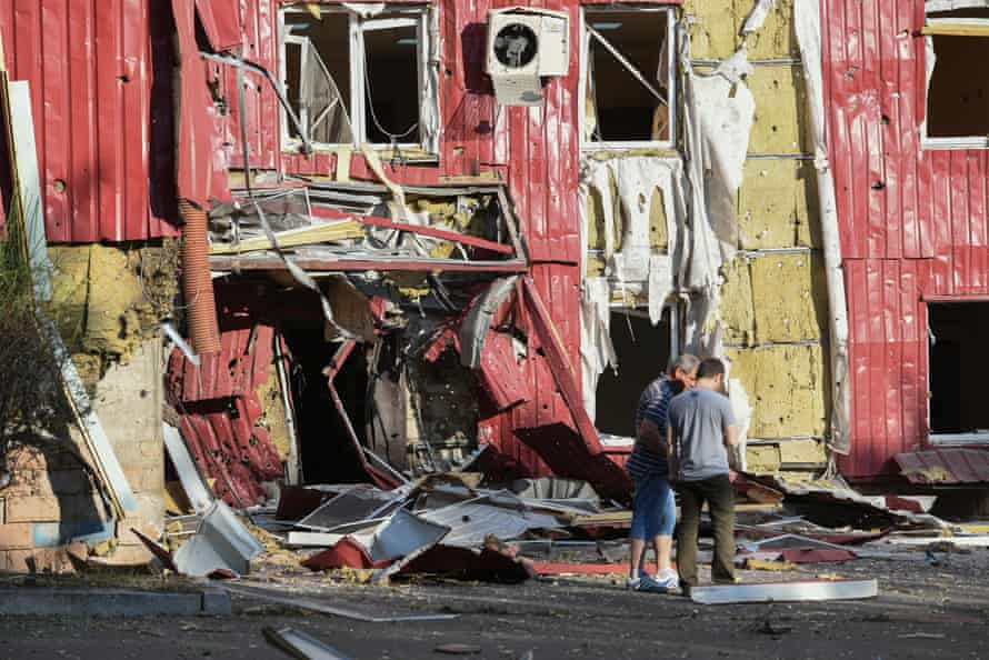 Une vue des dégâts causés par les récents bombardements dans la région de Donetsk.