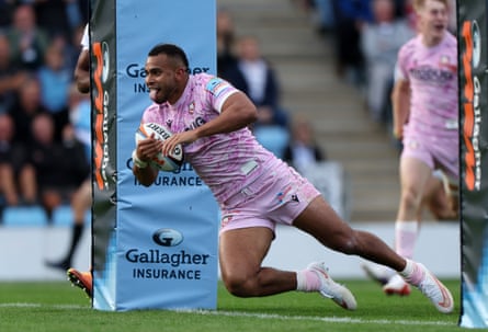 Will Joseph goes over for GloucesterâÂÂs sixth try by the post