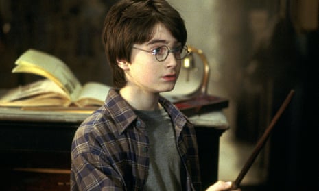 HARRY POTTER &amp; PHILOSOPHER'SDANIEL RADCLIFFE Character(s): Harry Potter Film 'HARRY POTTER AND THE PHILOSOPHER'S STONE' (2001) Directed By CHRIS COLUMBUS 04 November 2001 CTG21869 Allstar Collection/WARNER BROS. **WARNING** This photograph can only be reproduced by publications in conjunction with the promotion of the above film. A Mandatory Credit To WARNER BROS. is Required. For Printed Editorial Use Only, NO online or internet use. 0511z@yx
