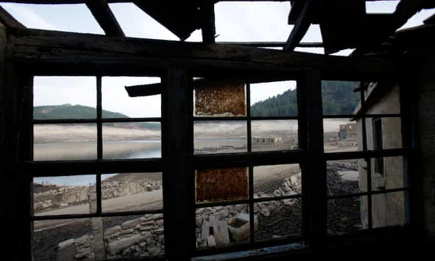 Një pamje nga brenda një shtëpie në Aceredo.