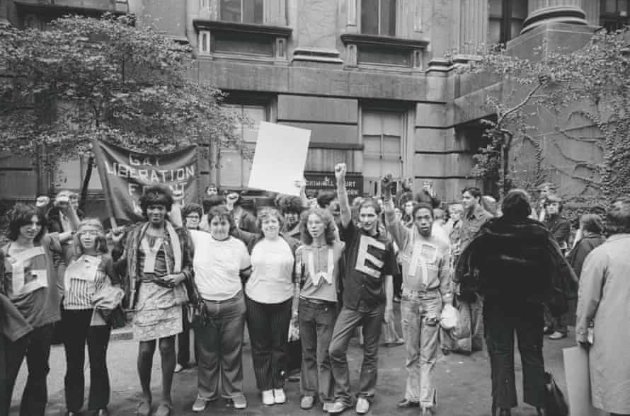The women of the Gay Liberation Front demonstrate in front of New York City’s Criminal Court building, 1970.