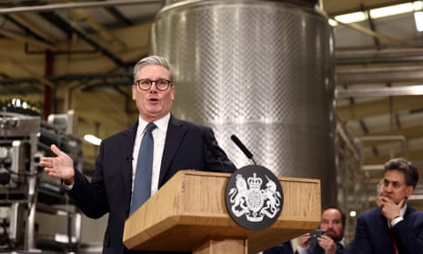 Keir Starmer defends Chagos Islands deal after Boris Johnson accuses Labour of 'sheer political correctness' – as it happened | Politics | The Guardian