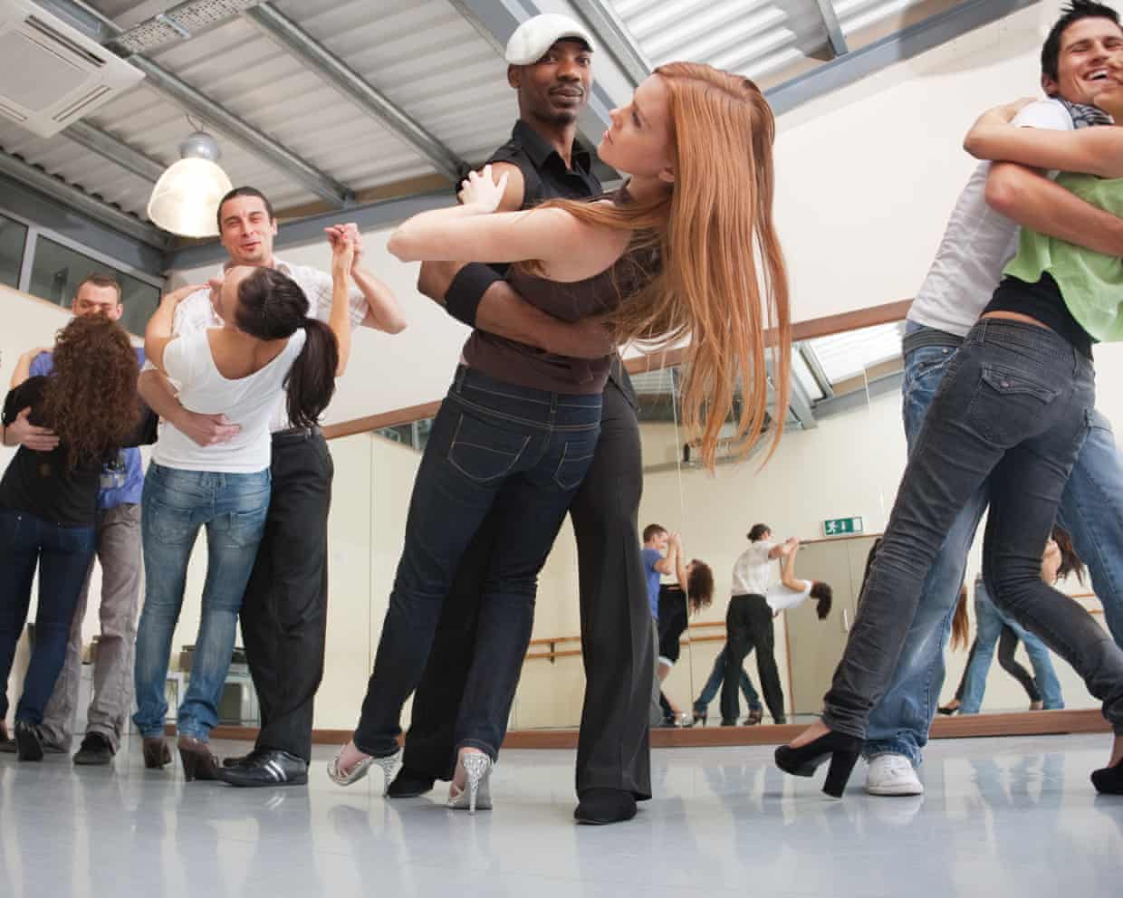 Oxford-Studie: Salsa-Kurse gegen Ängste und Depressionen Oxford-Studie: Salsa-Kurse gegen Ängste und Depressionen