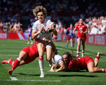 Ellie Kildunne in action for England against Wales