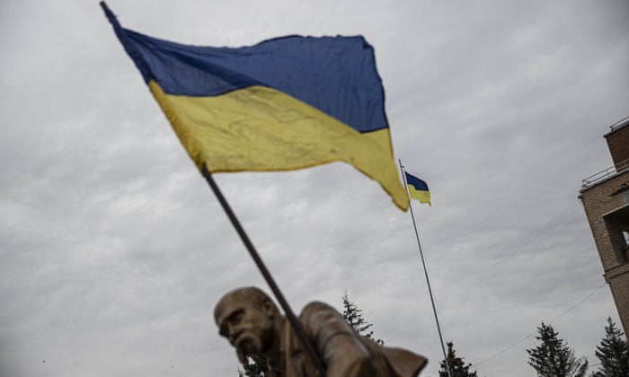 A Ukrainian flag waves after Ukrainian army liberated the town of Balakliia in Kharkiv oblast, Ukraine.