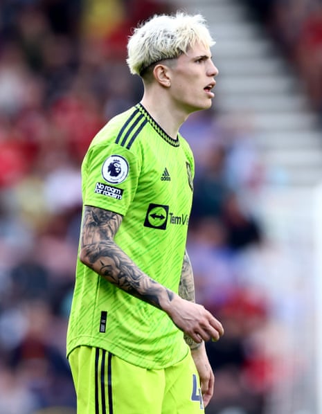 alejandro garnacho having gone blonde