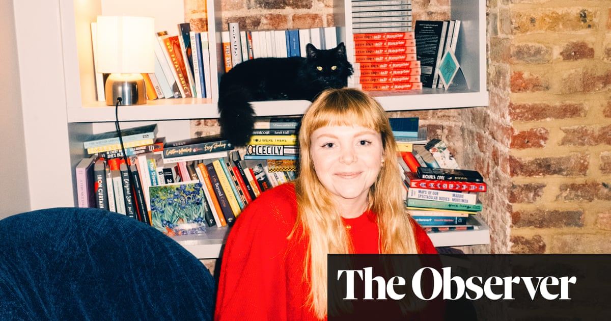 I love living on my own – so why am I so scared of the dark?