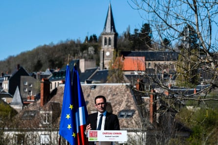 Socialist candidate Benoît Hamon delivers a speech in Château-Chinon.