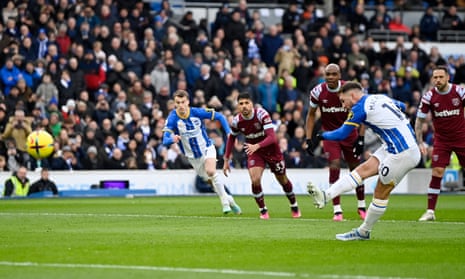 Arsenal 3-2 Bournemouth, Chelsea 1-0 Leeds and Wolves 1-0 Tottenham:  clockwatch –as it happened, Premier League