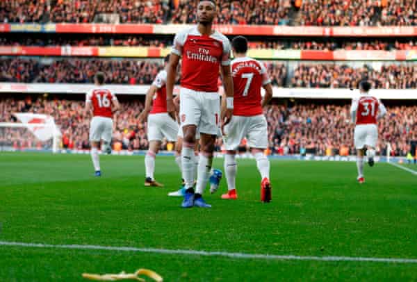 Tottenham Fan Banned For Hurling Banana At Arsenal S Aubameyang