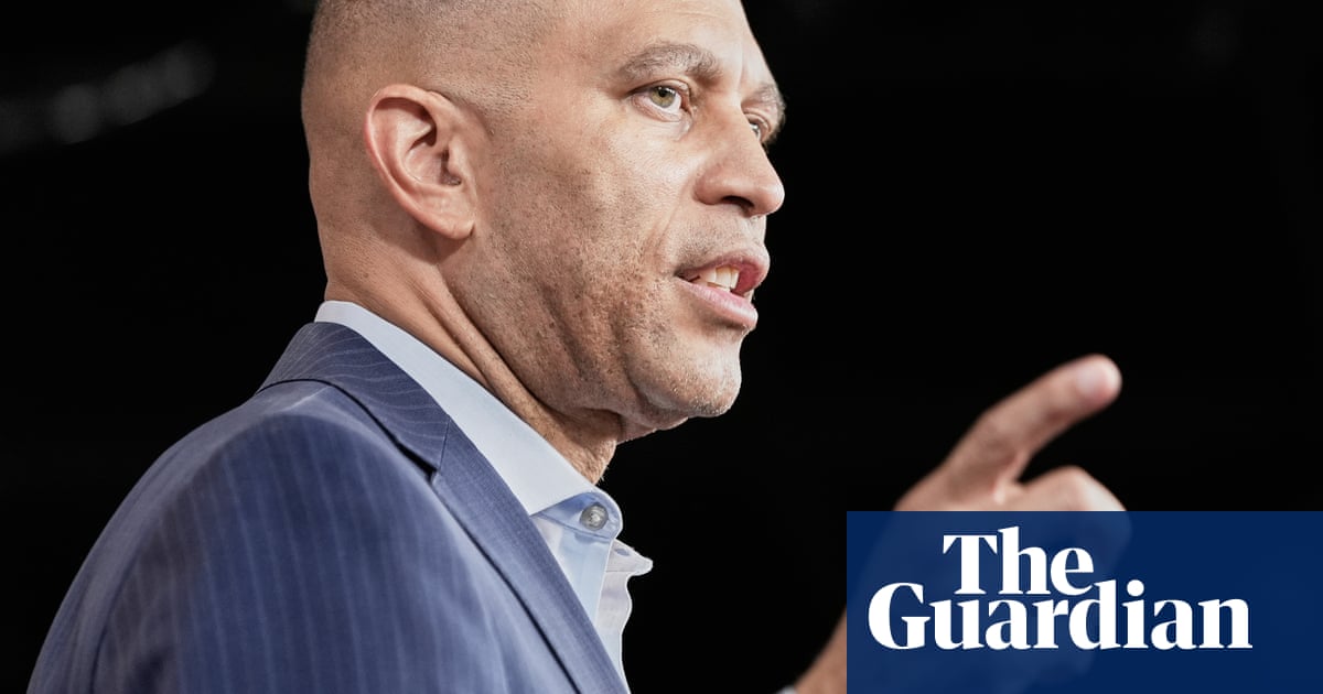 Hakeem Jeffries breaks record for longest House floor speech while opposing GOP tax bill