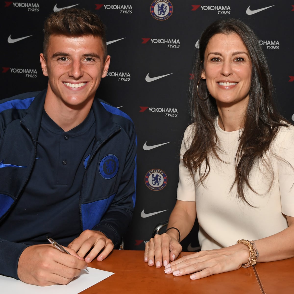 Mason Mount Commits Future To Chelsea By Signing Five Year Deal Football The Guardian