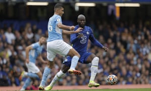 Chelsea’s Romelu Lukaku tussles with Rodri of Manchester City.