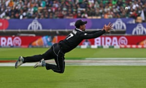 New Zealand’s Colin de Grandhomme fails to make a catch.