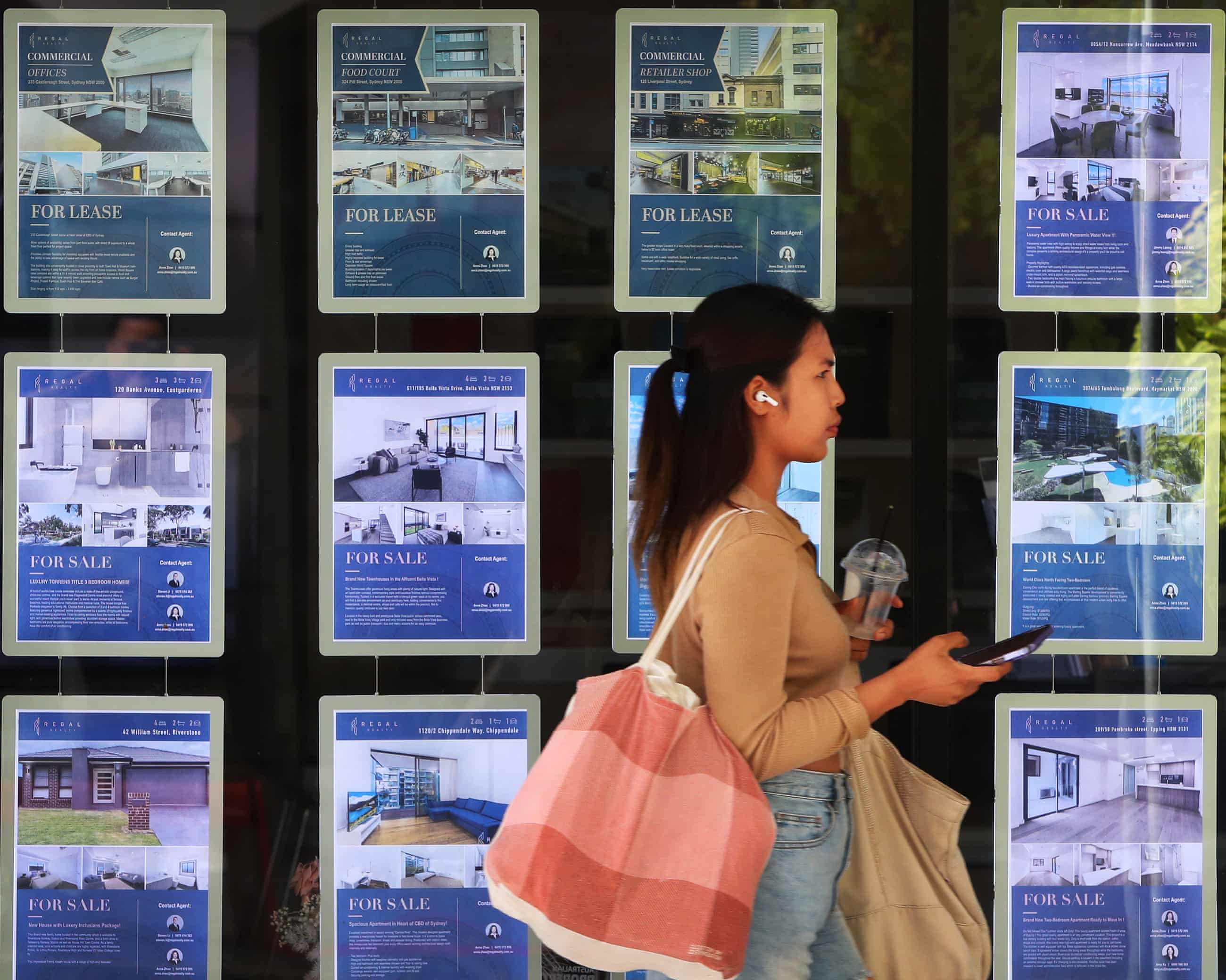 Five ways Australians’ spending, housing and dating habits have changed over the last 25 years