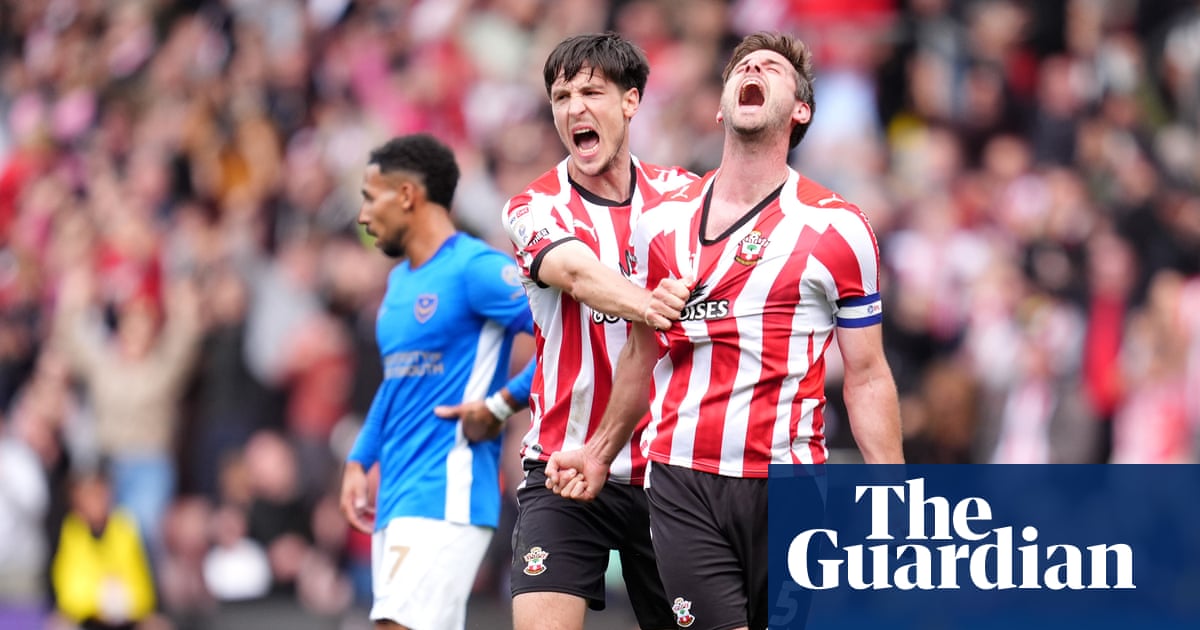 Ten-man Southampton hold on to beat rivals Portsmouth in feisty derby