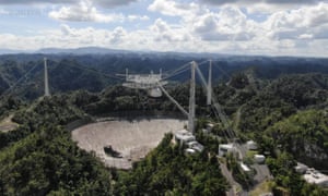 Vesmírny ďalekohľad Arecibo Observatory.