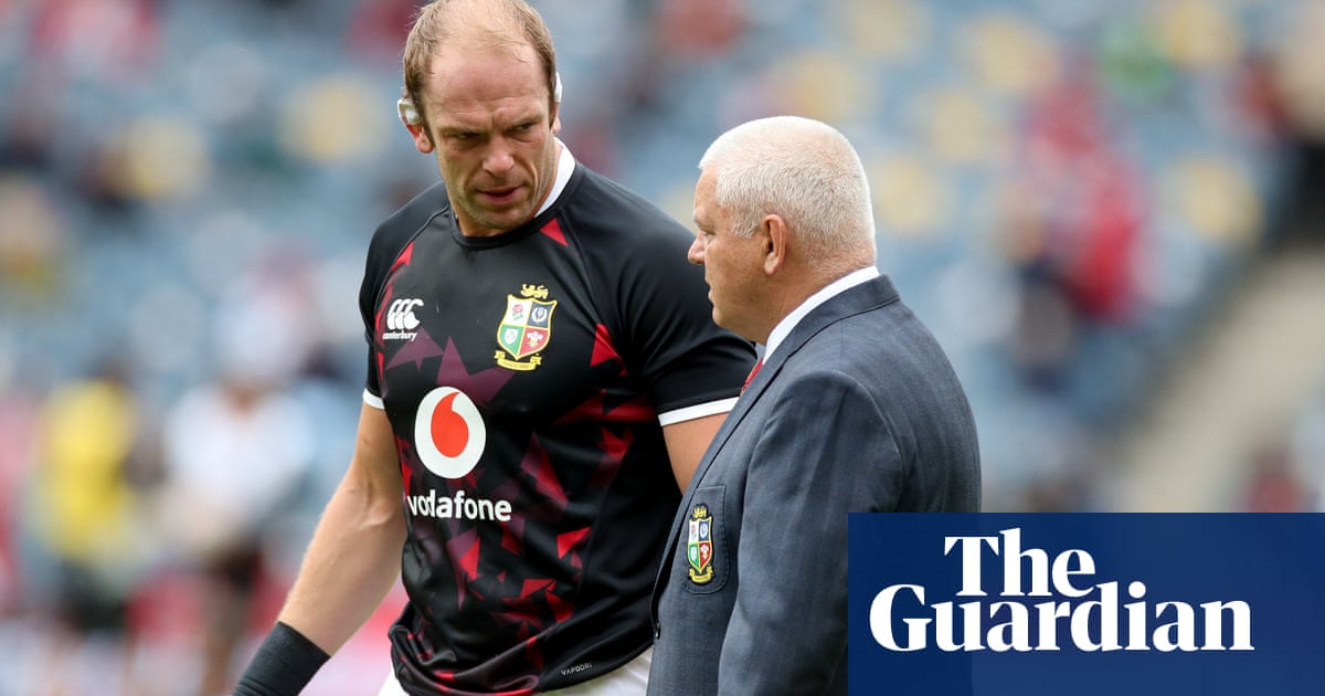 Alun Wyn Jones could make surprise return to Lions squad