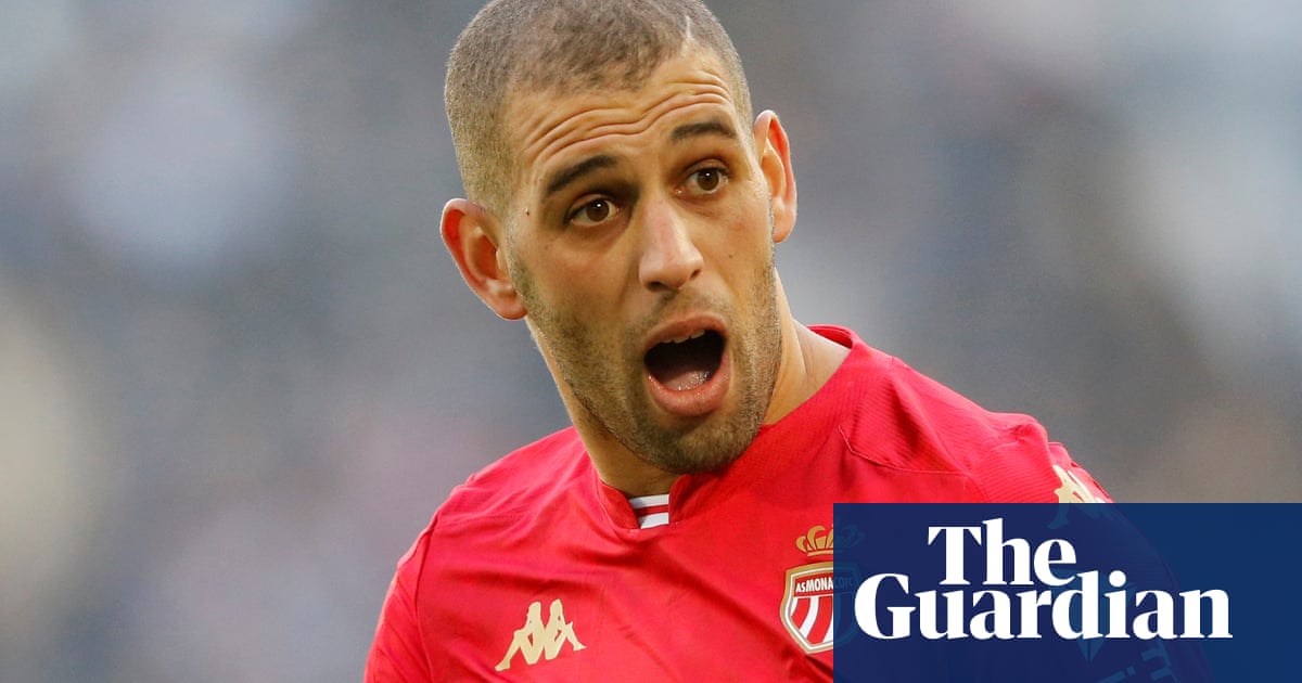 Manchester United ponder move for former Leicester striker Islam Slimani