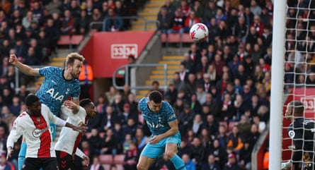 Harry Kane heads Tottenham into a 2-1 lead at Southampton