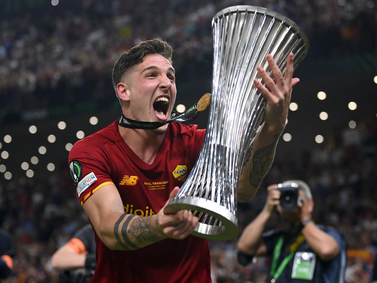 AS Roma - Biểu Tượng Thể Thao và Văn Hóa Của Thủ Đô Rome AS Roma - Biểu Tượng Thể Thao và Văn Hóa Của Thủ Đô Rome