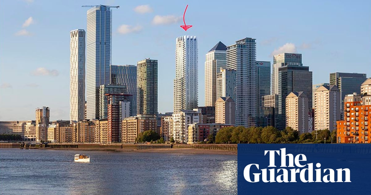 Permission to build a 51-storey skyscraper with a single fire escape for more than 400 flats is expected to be granted on Thursday, in a move safety c