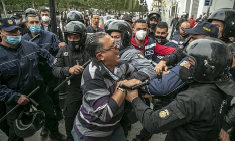 Tunisian security clash with demonstrators. Tunis, Tunisia on February 06, 2021.