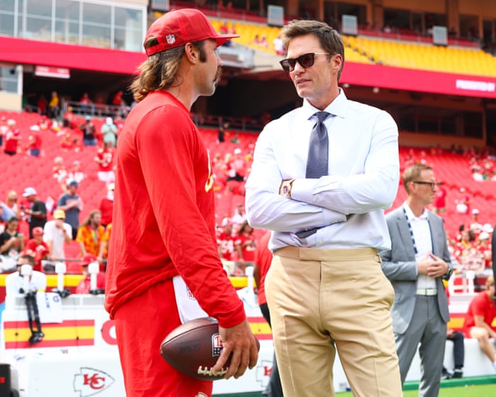 Tom Brady draws online ire as he appears in Las Vegas Raiders coaching booth