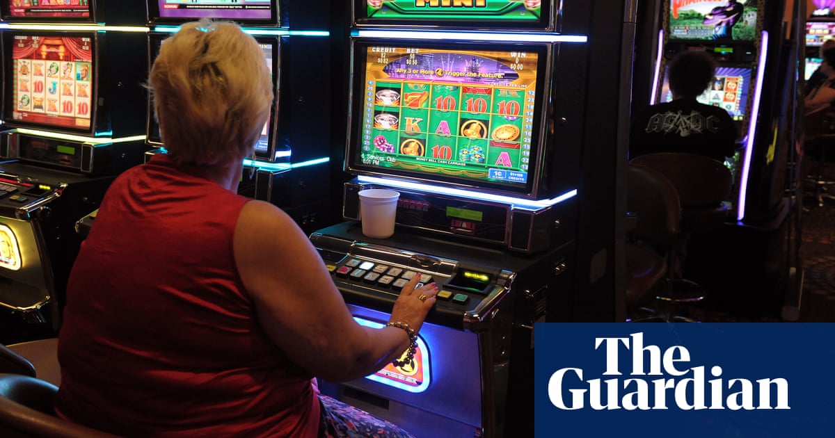 NSW poker machine laws may increase risk of money laundering, says crime commission