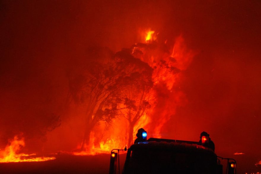A Victoria bushfire rages.