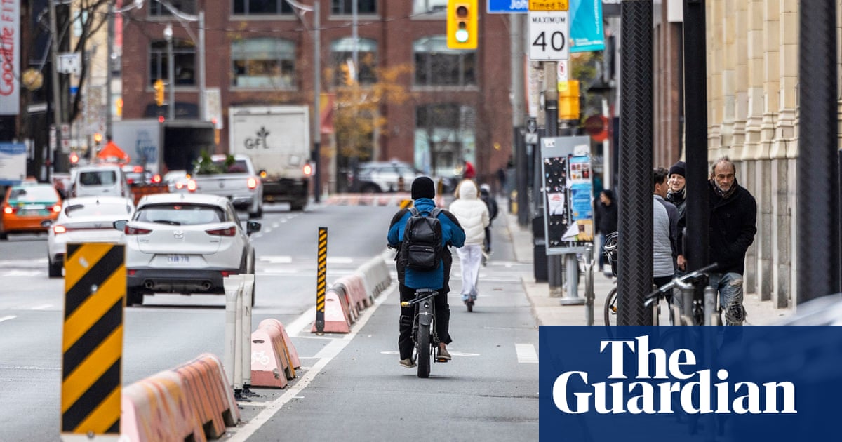 Toronto's planned bike lane removal would increase congestion, government docs show