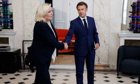 Macron pivots to right in bid to avoid his Le Pen nightmare