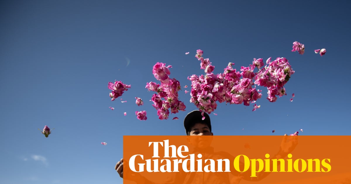 I'm a legal refugee in Britain. So why am I always being treated like a criminal? | Ayman Alhussein