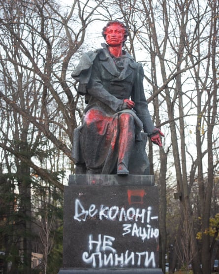 A statue of Alexander Pushkin in Kyiv shortly before its dismantling.