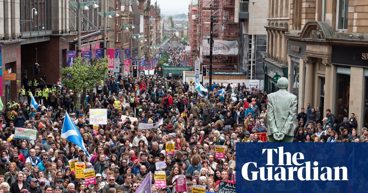 Far-right and anti-racist protesters clash in UK cities after Belfast riots