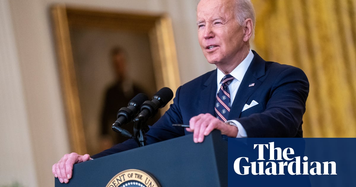 ‘Leaders lead during crises’ – but Biden’s approval rating hits new low, poll finds