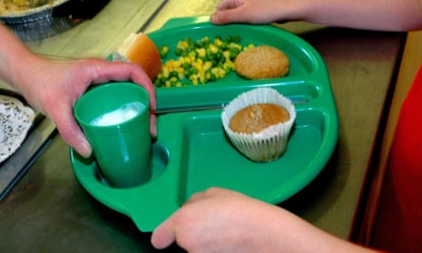 School leaders have called for the government to introduce universal free school meals 