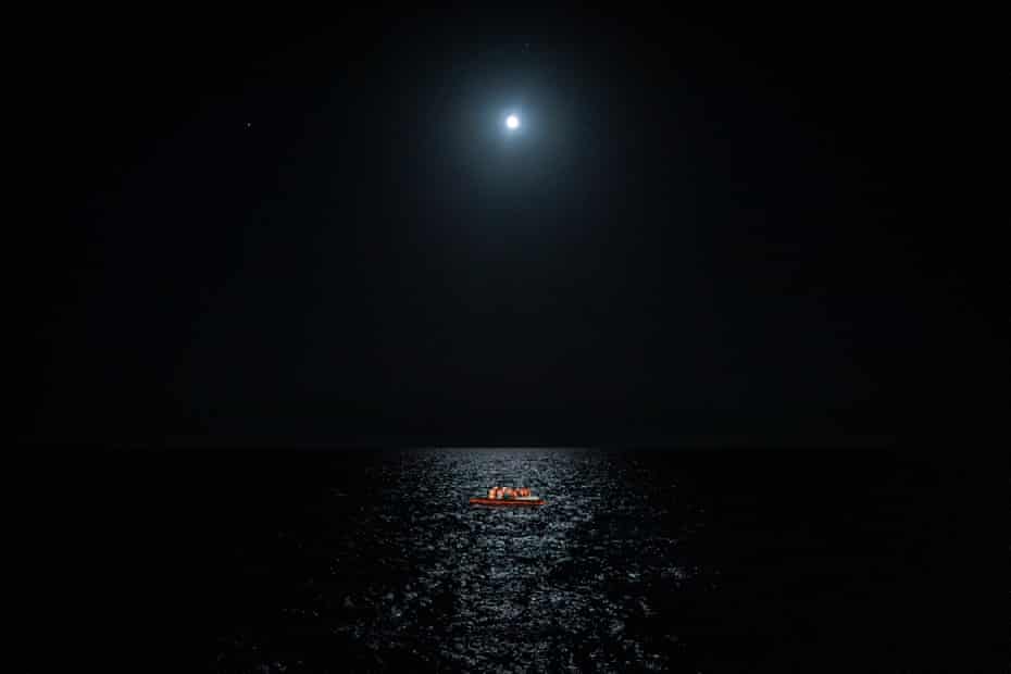 Migrants at sea